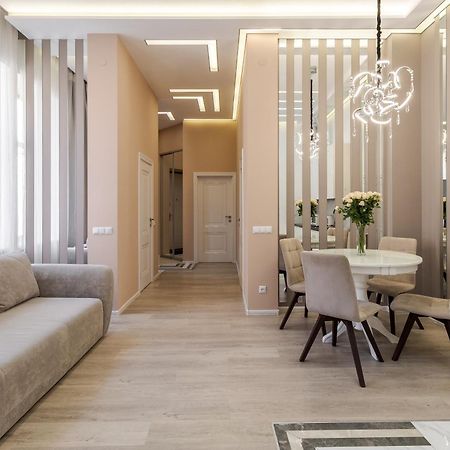 Royal Stylish Apartment In The Old City Leópolis Exterior foto