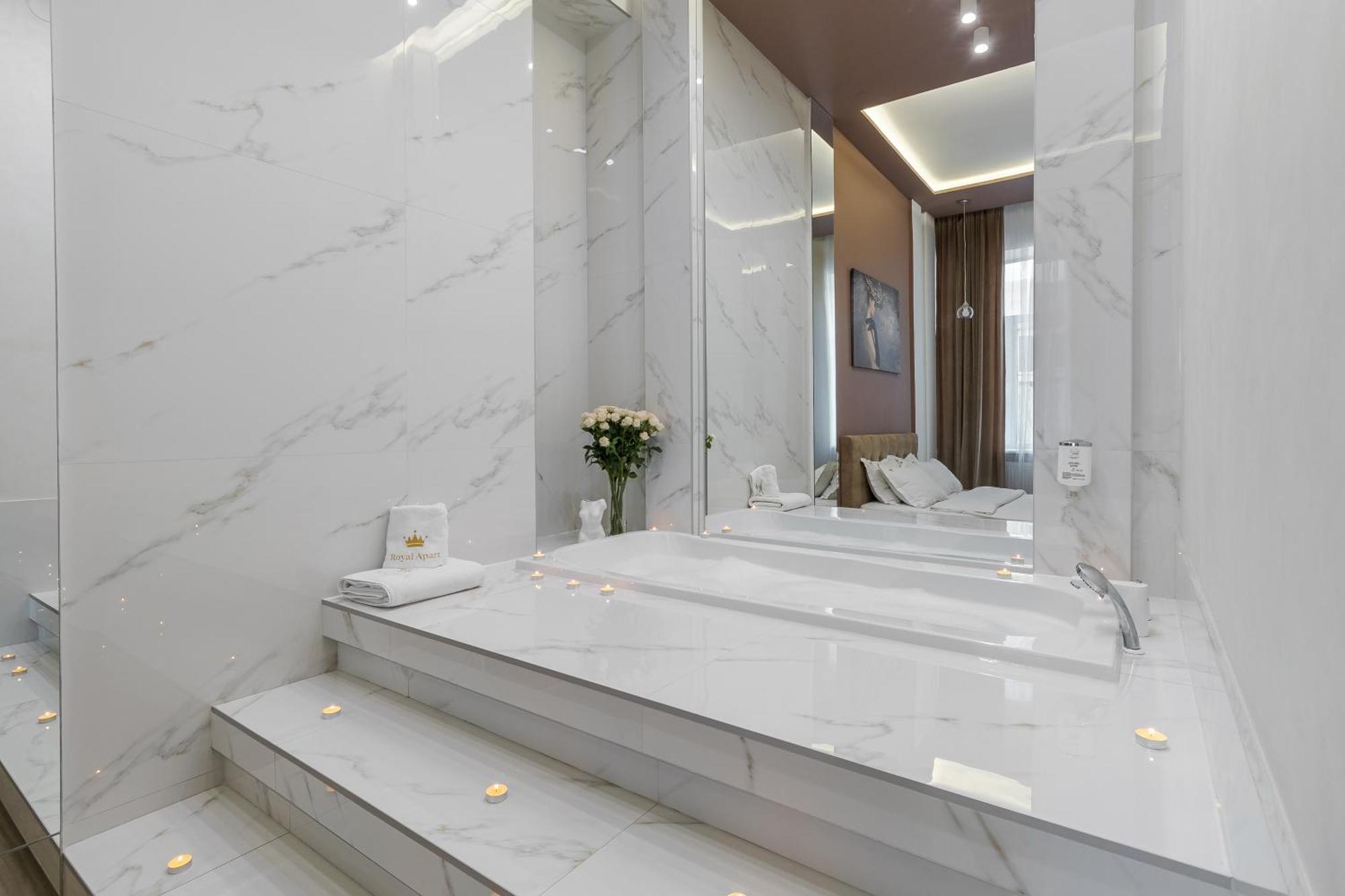 Royal Stylish Apartment In The Old City Leópolis Exterior foto