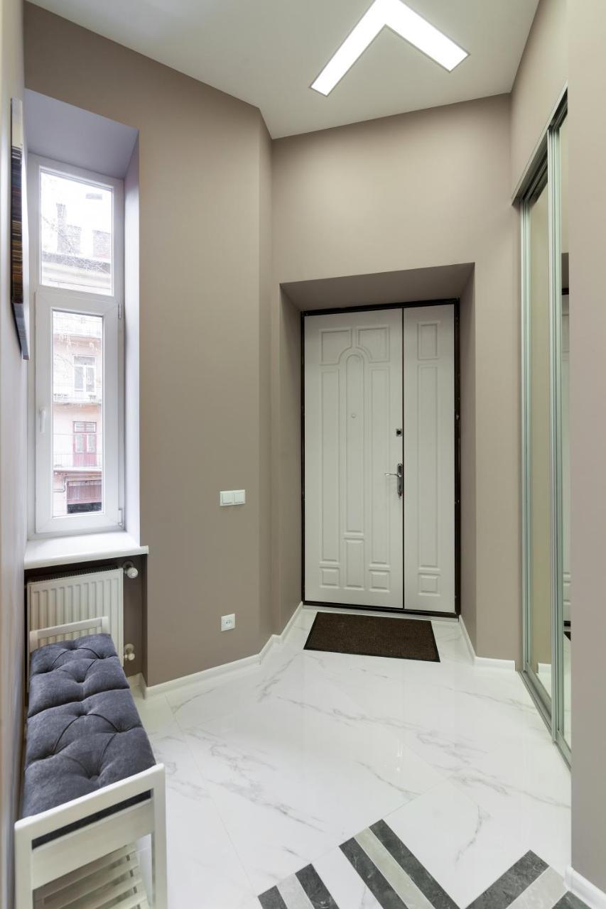 Royal Stylish Apartment In The Old City Leópolis Exterior foto