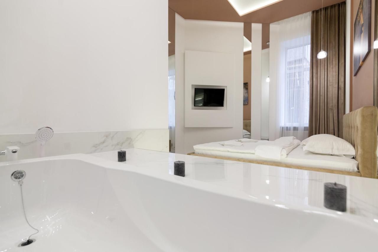 Royal Stylish Apartment In The Old City Leópolis Exterior foto