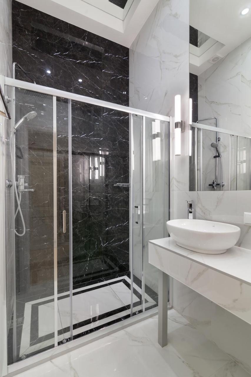 Royal Stylish Apartment In The Old City Leópolis Exterior foto