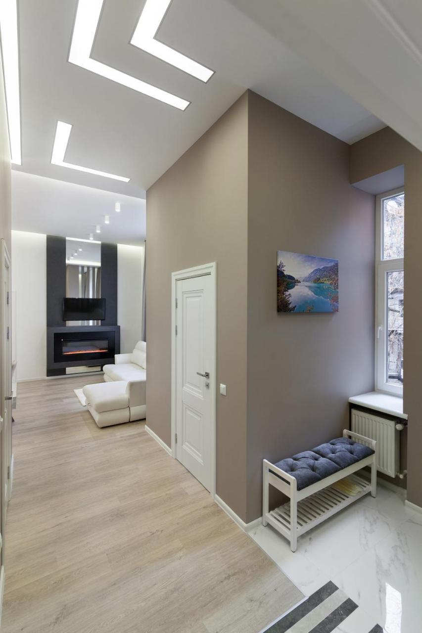 Royal Stylish Apartment In The Old City Leópolis Exterior foto