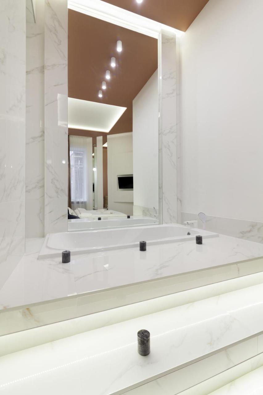 Royal Stylish Apartment In The Old City Leópolis Exterior foto